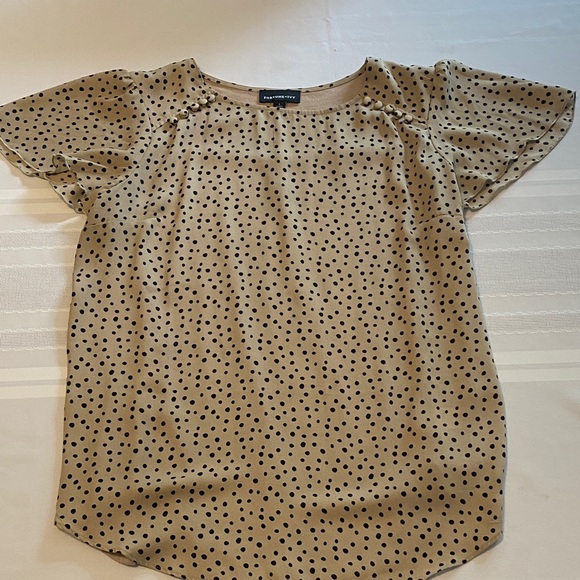Fortune + Ivy Tops - Fortune + Ivy Women’s Tan and Black Short Sleeve Polka Dot Blouse